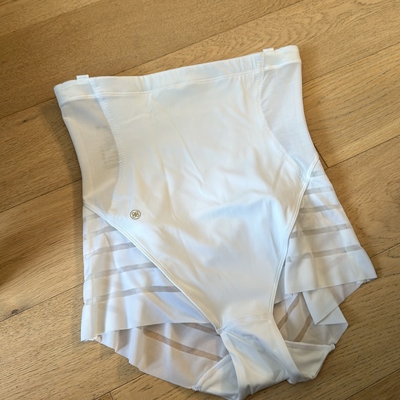 NWOT Honeylove Queen Brief - Picture 3 of 3